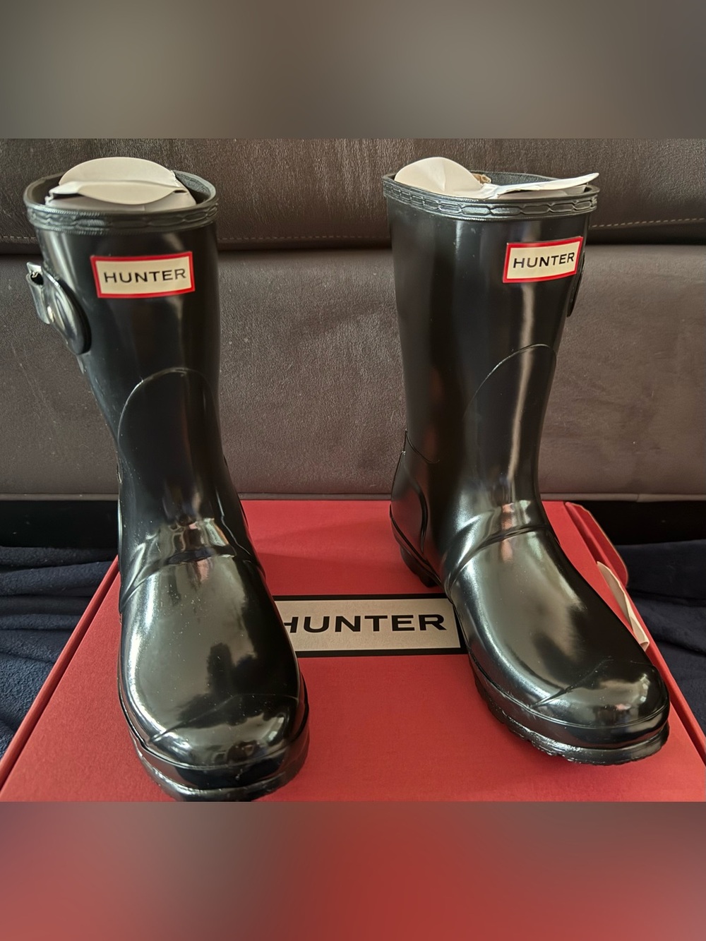 Hunter Women’s US7 Black Gloss Waterproof Rain Boots with buckle